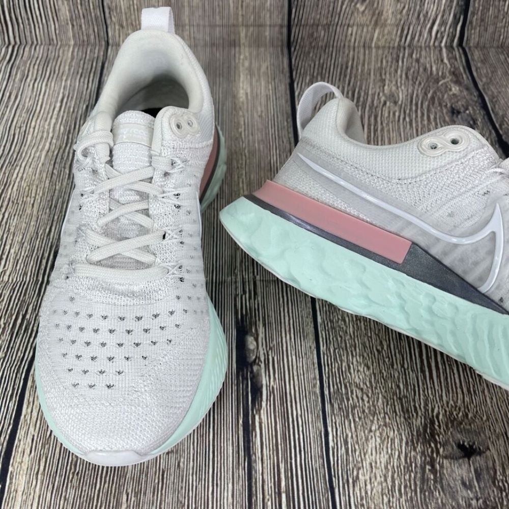 Nike React Infinity Run Flyknit 2 Platinum Tint/Barely Green Wmns 9 CT2423-007 - Picture 6 of 8